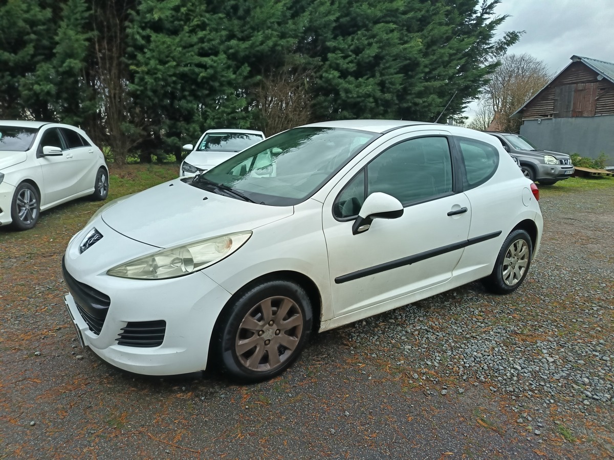 Peugeot 208 1.6l hdi 70 ch 2 places Vendu en l'état roulant