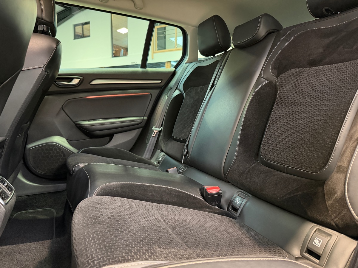 RENAULT Megane Estate IV DCI 130 cv Energy Intens / Attelage / Hifi BOSE / Caméra