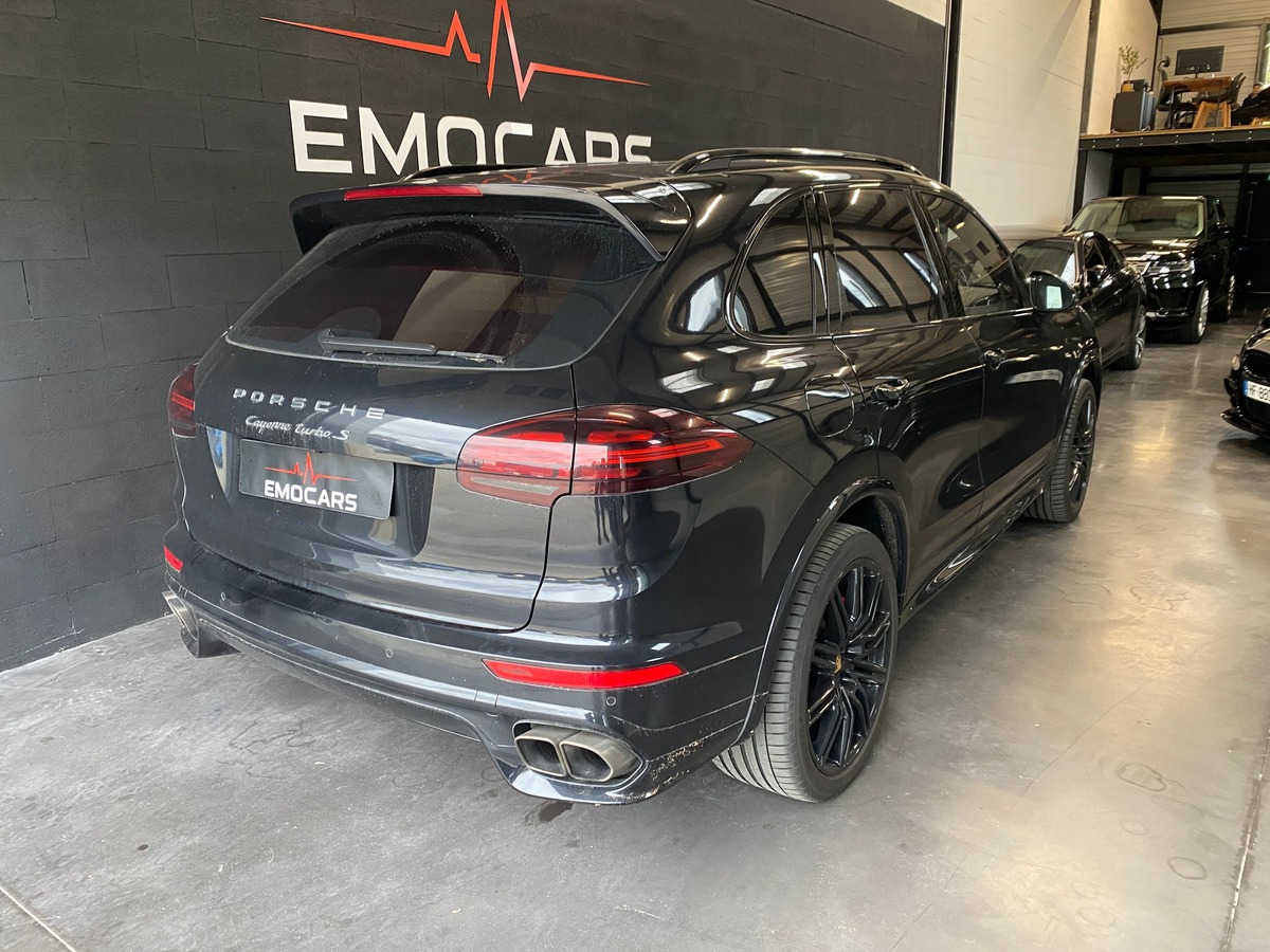 Porsche Cayenne TURBO 520 (958)