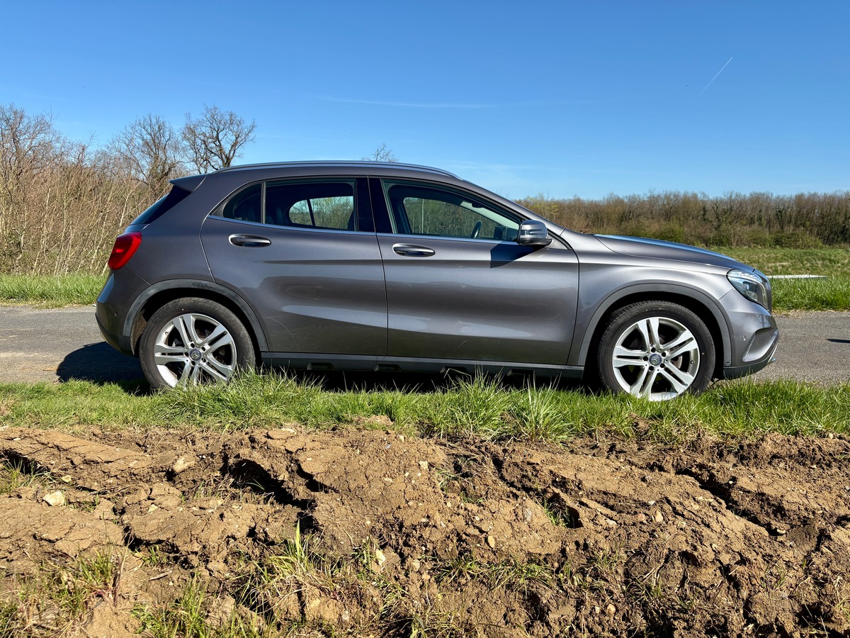 Mercedes Benz GLA 200 SENSATION 156CH
