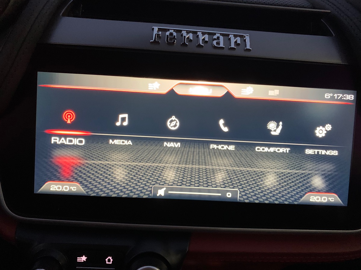 Ferrari GTC4LUSSO T 610 ch | V8 3.9 | Dernière révision constructeur à 22209 kms en 02/2025