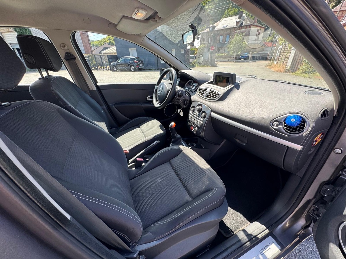 RENAULT Clio III 1.2 75ch 5portes Edition 20 ans - Garantie