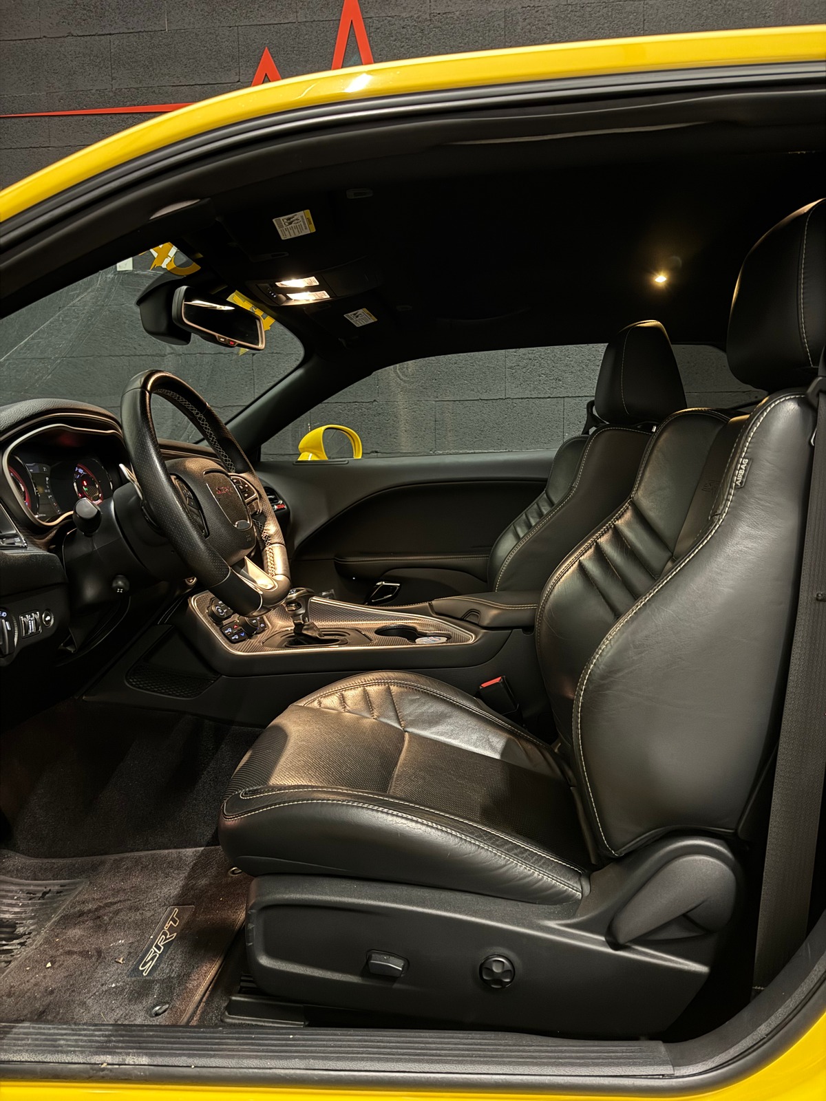 Dodge CHALLENGER SRT HELLCAT 6.2L 707 1ERE MAIN ORIGINE FRANCE