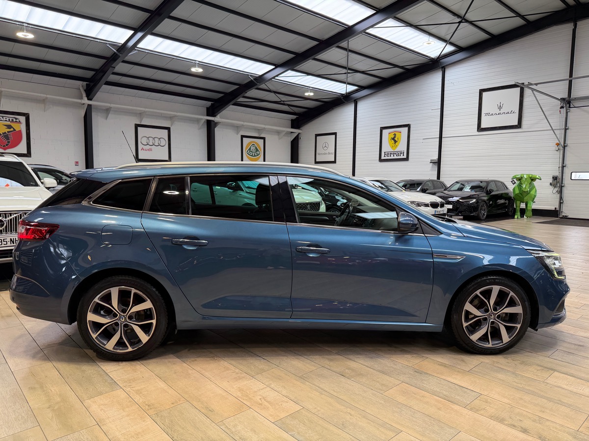 RENAULT Megane Estate IV DCI 130 cv Energy Intens / Attelage / Hifi BOSE / Caméra