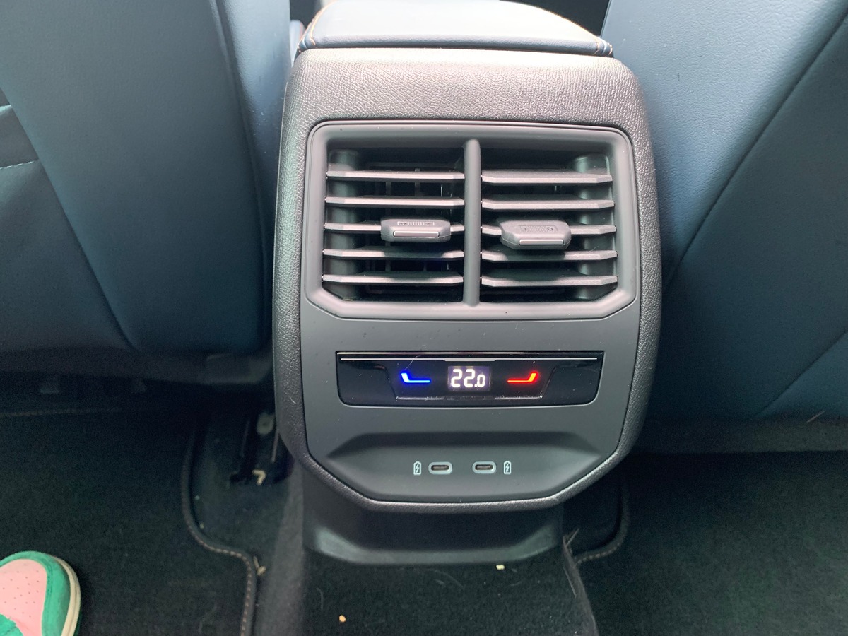 Cupra FORMENTOR E-HYBRID 204 | Business Edition | Cuir | Apple Car Play | Toit ouvrant panoramique