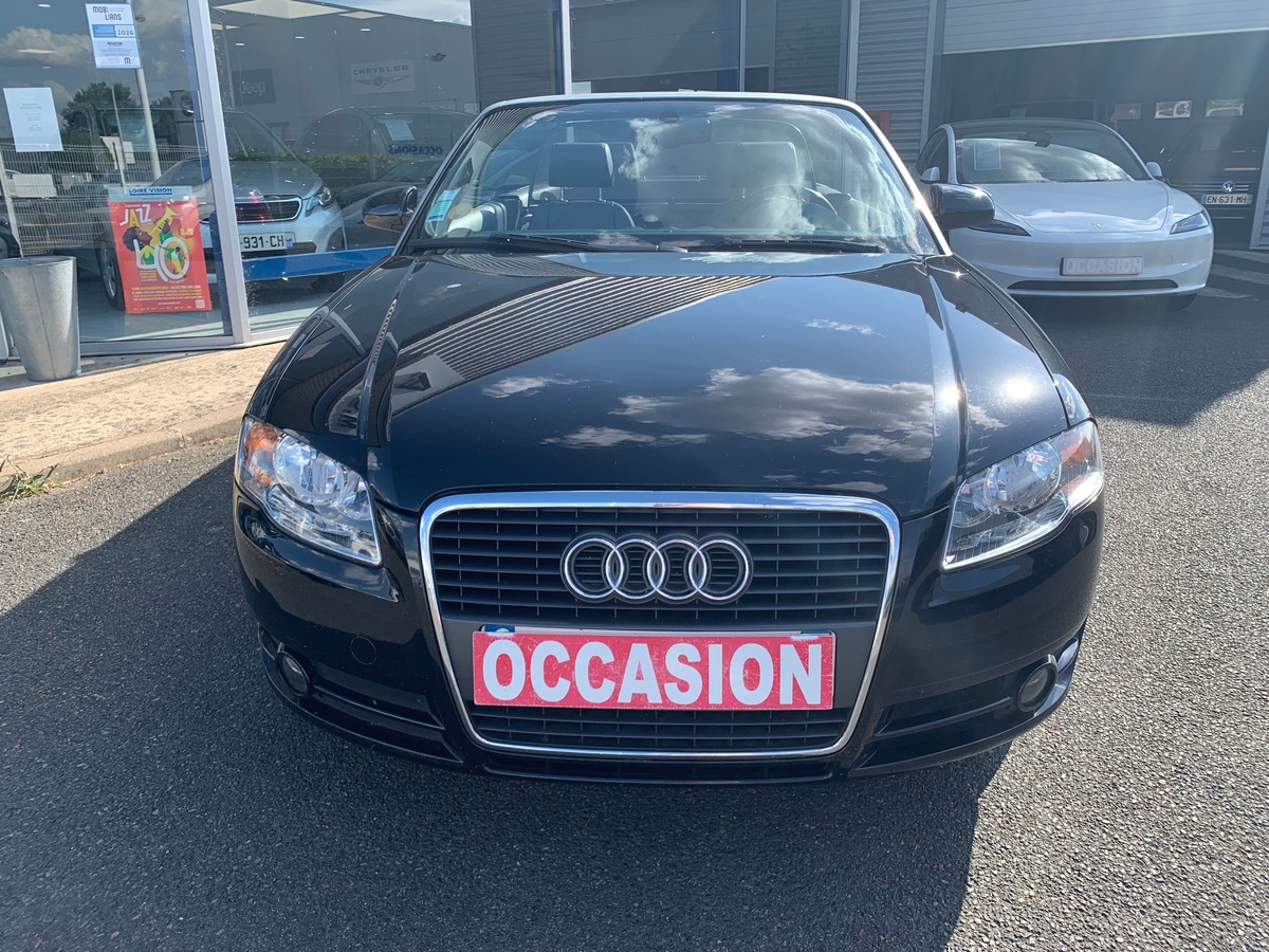 Audi A4 Cabriolet 140 ch | Ambiente | Cuir | Régulateur de vitesse | Climatisation | Capote récente