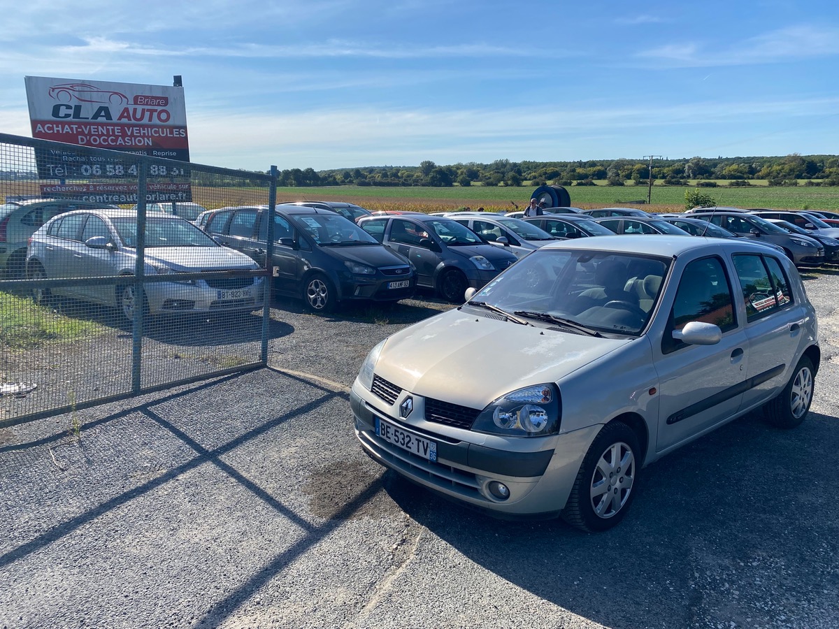 RENAULT Clio 2 1.4i 100cv 200000km