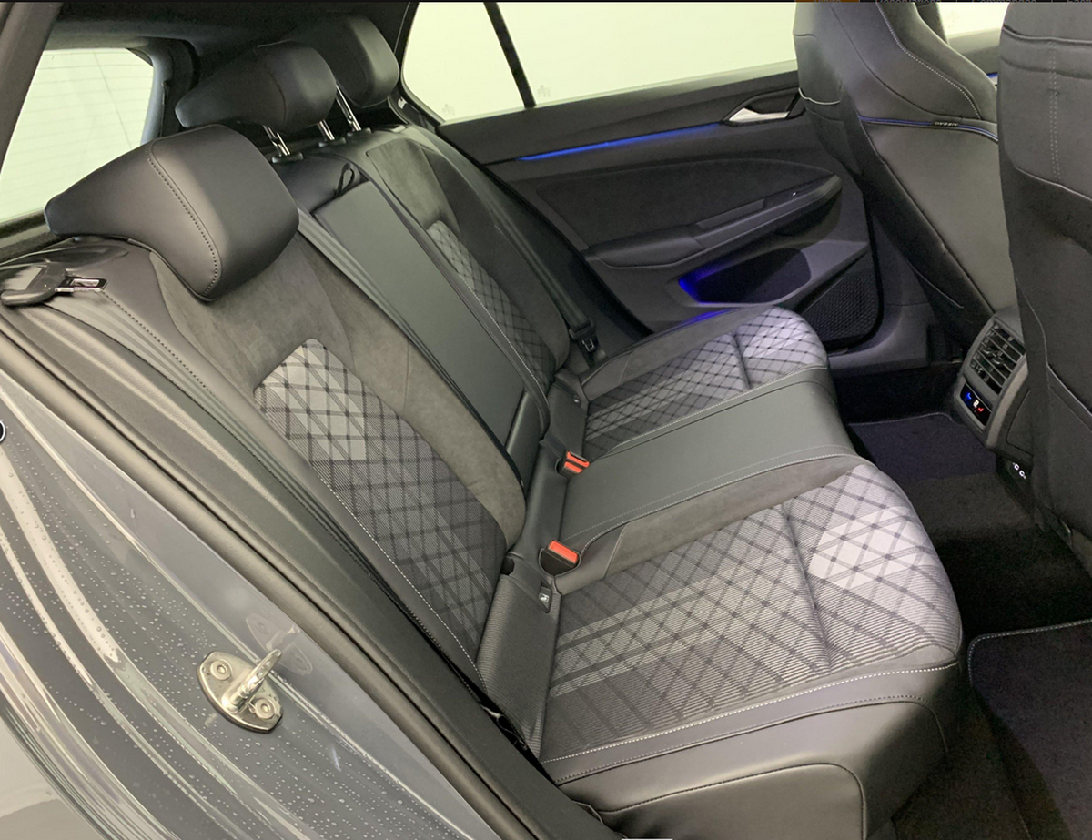 Volkswagen Golf 8 NOUVELLE 2.0 TDI 150 DSG7 R-LINE PLUSIEURS COULEURS DISPONIBLE