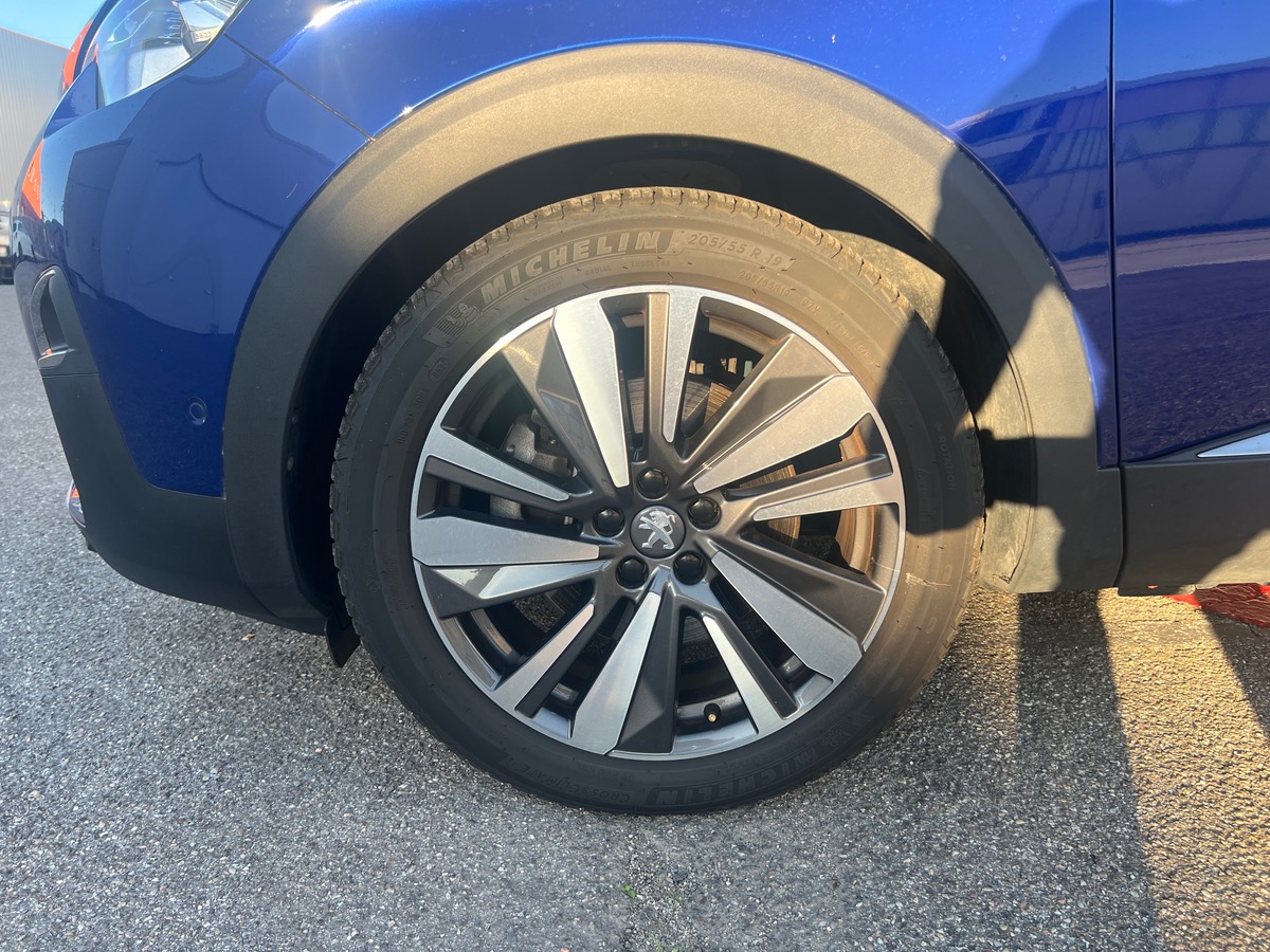 Peugeot 3008 HYbrid4 300cv GT EAT8, SUIVI COMPLET PEUGEOT, TOIT OUVRANT, SIEGES CHAUFFANTS/ MASSANTS