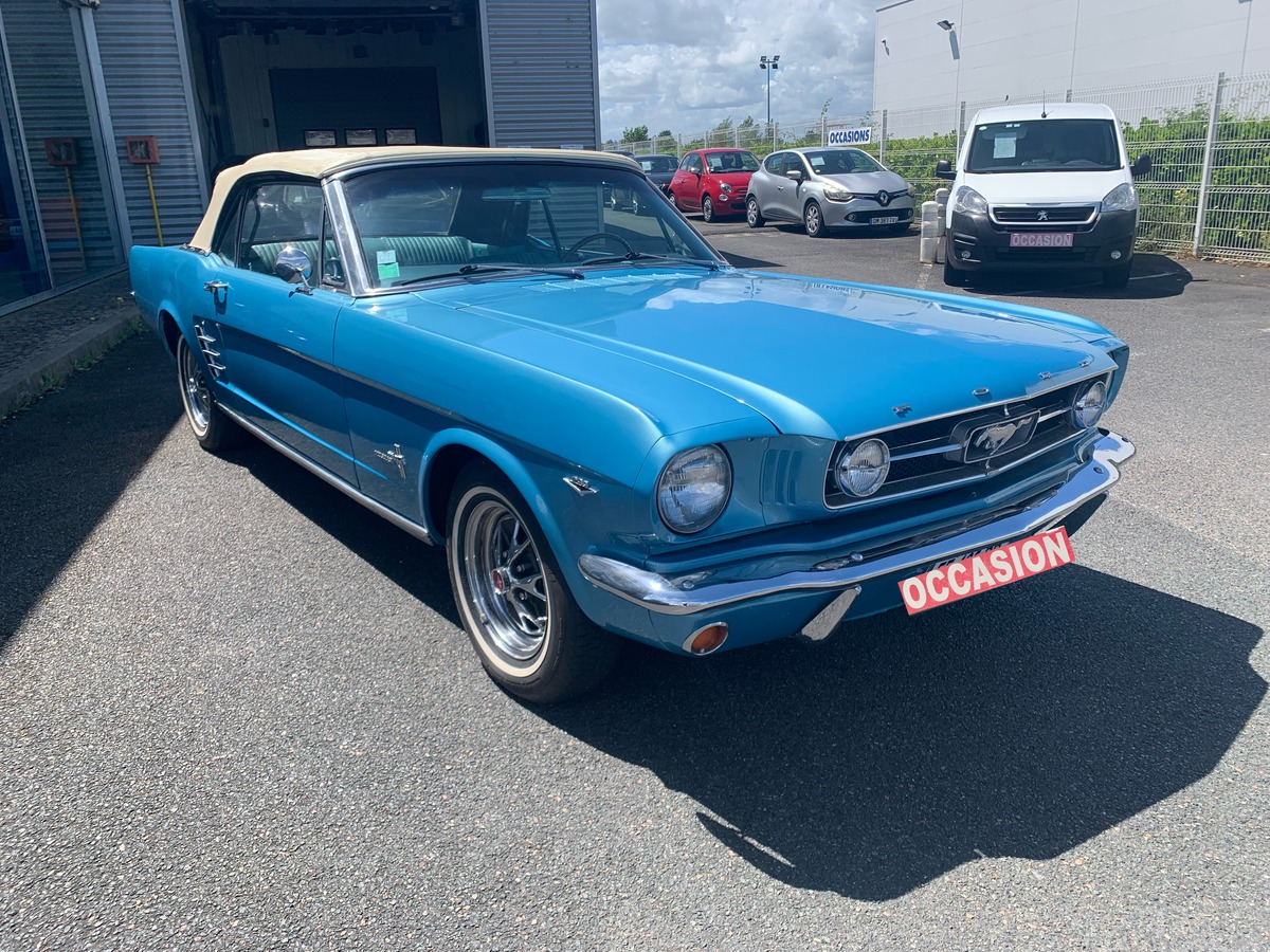 Ford Mustang V8 | Convertible | Cabriolet | Boîte de vitesse manuelle