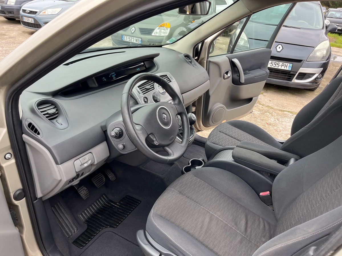 RENAULT Scenic 1.9 dci 111681KM