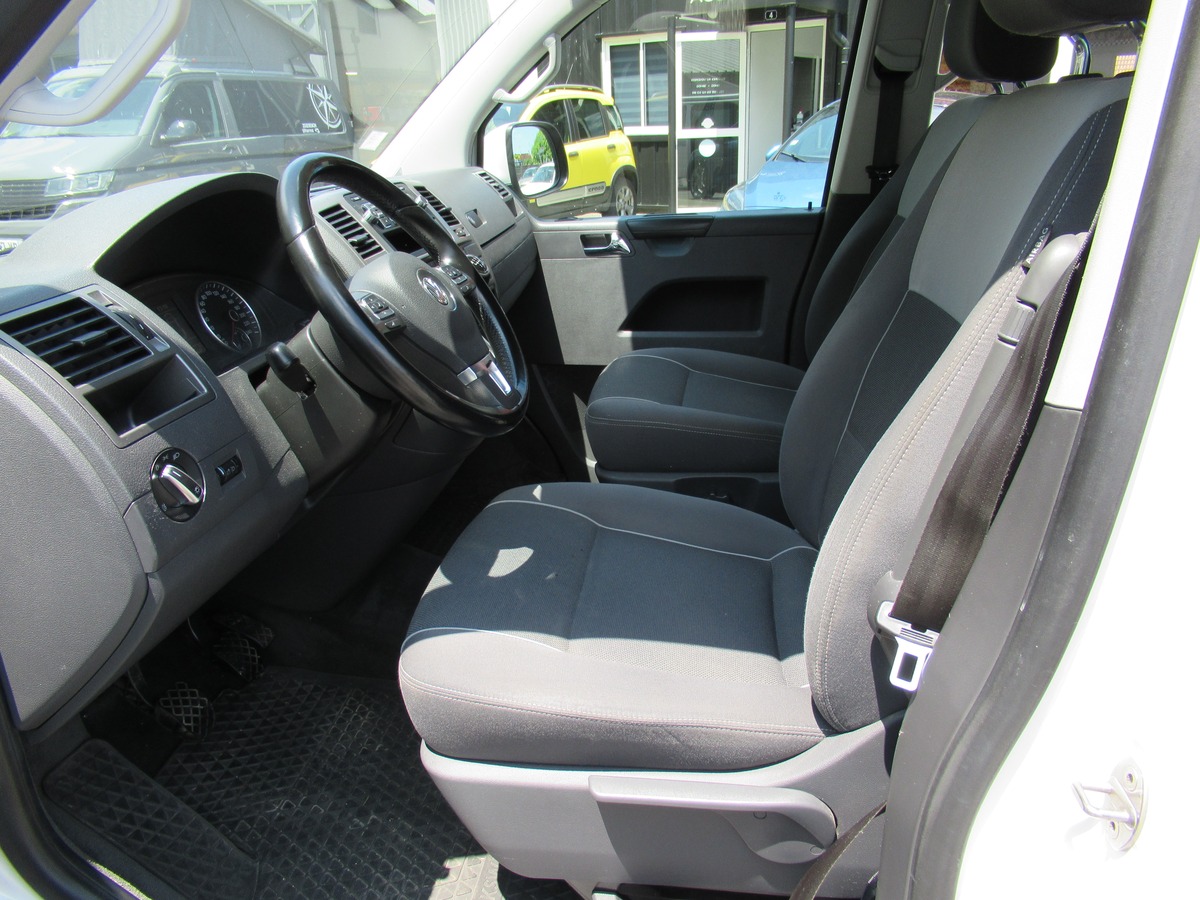Volkswagen Multivan T5 2.0 TDI 140 TOIT RELEVABLE