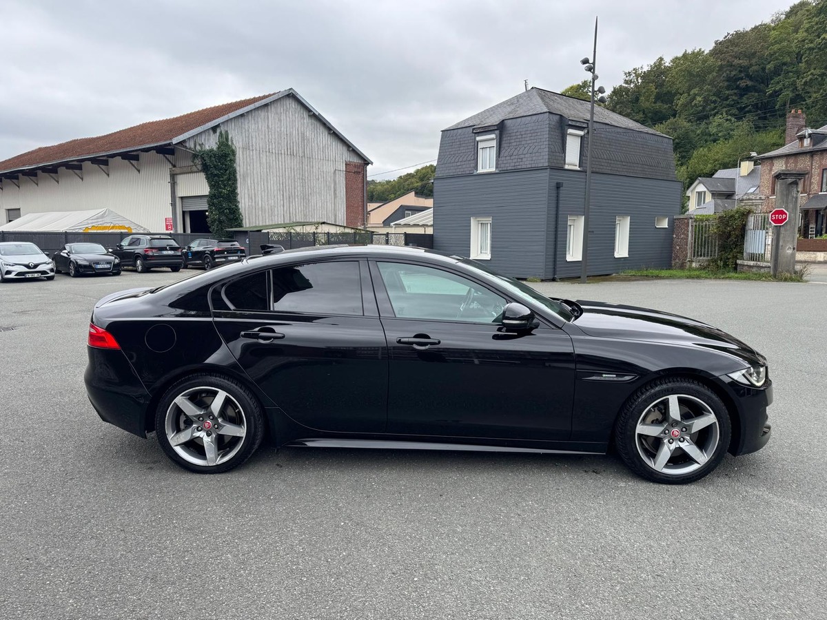 Jaguar XE 2.0 200CV R-Sport - Boite automatique