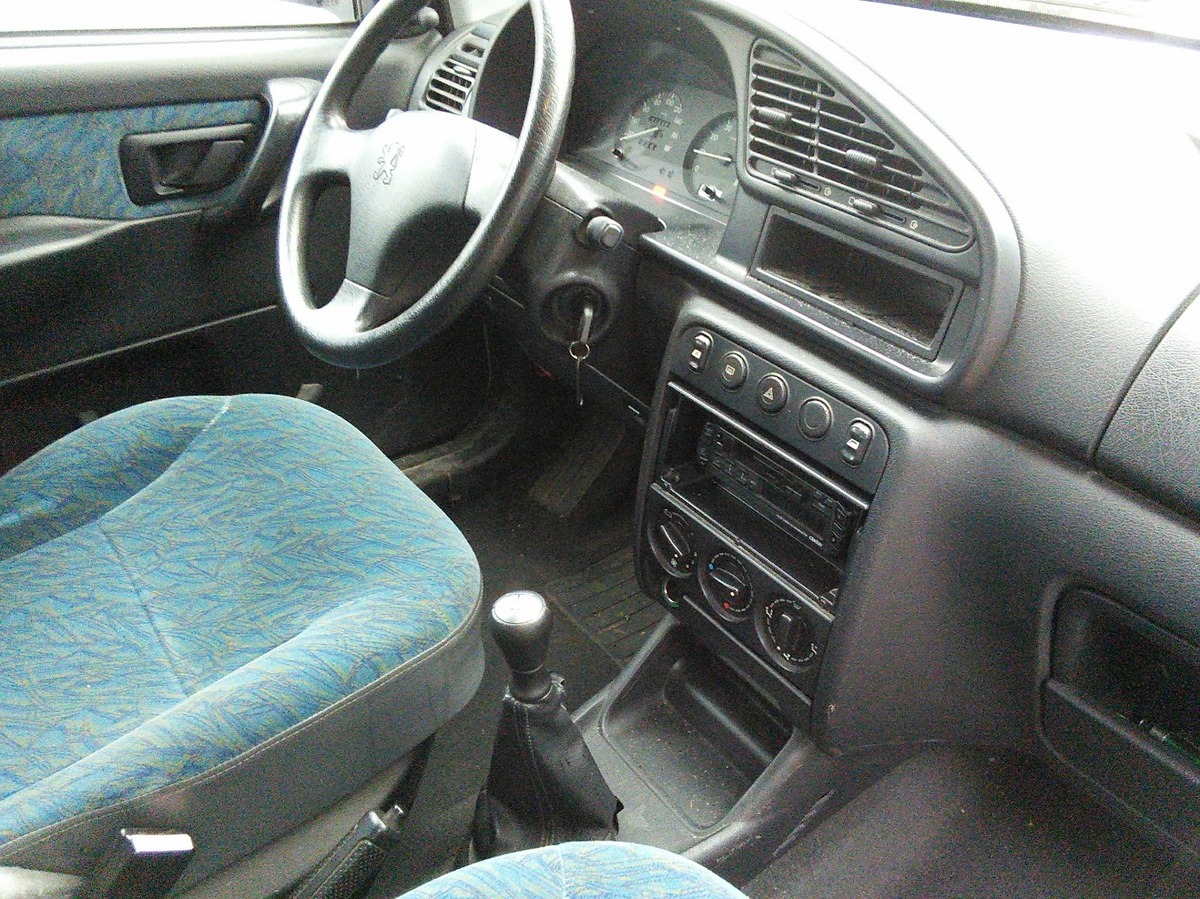 Peugeot Partner 1.8 i Break 90cv 5 PLACES