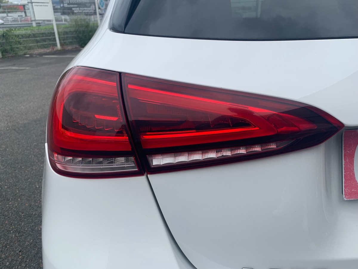 Mercedes-Benz Classe A 225 ch | AMG LINE | Toit ouvrant panoramique | Eclairage d'Ambiance | 4 MATIC