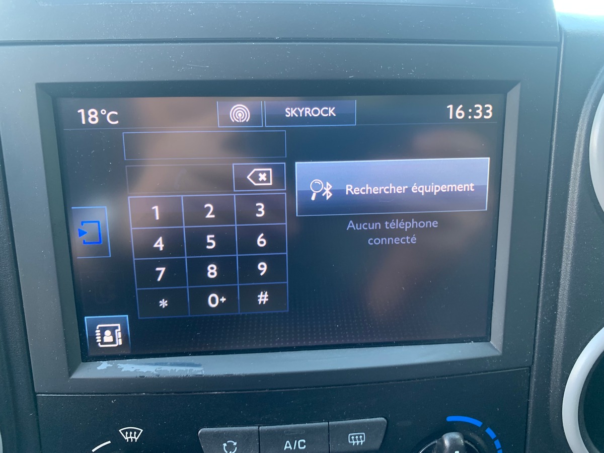Peugeot Partner 90 chevaux | Régulateur de vitesse | Apple car play | GPS | Climatisation | 3 Places