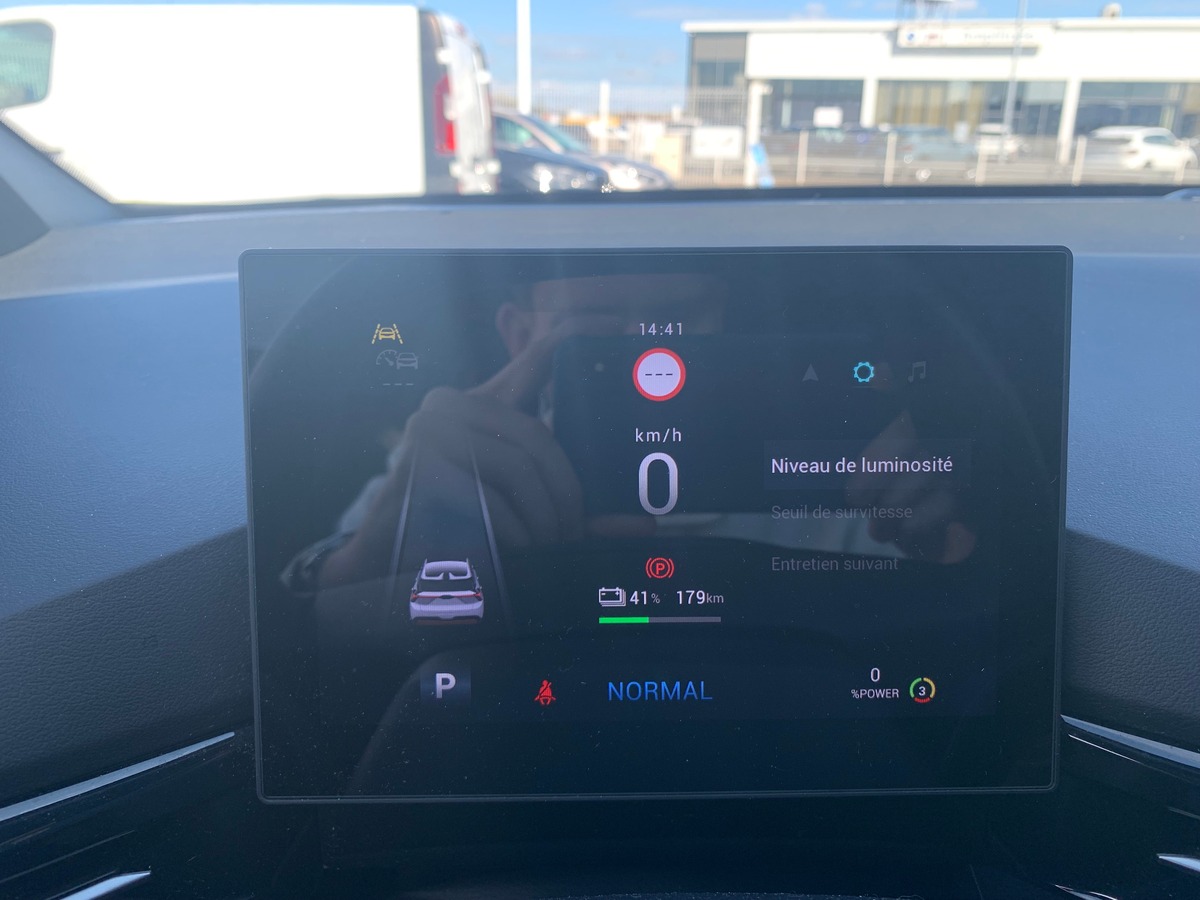 MG MG4 245 | 77 Kwh | Luxury | Apple car Play | Caméra | Siéges chauffants | Régulateur adaptatif