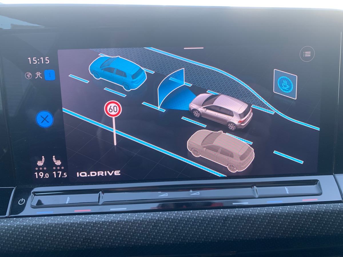Volkswagen GOLF 8 320 chevaux | R | Toit ouvrant | Caméra de recul | Apple car play | GPS | Attelage
