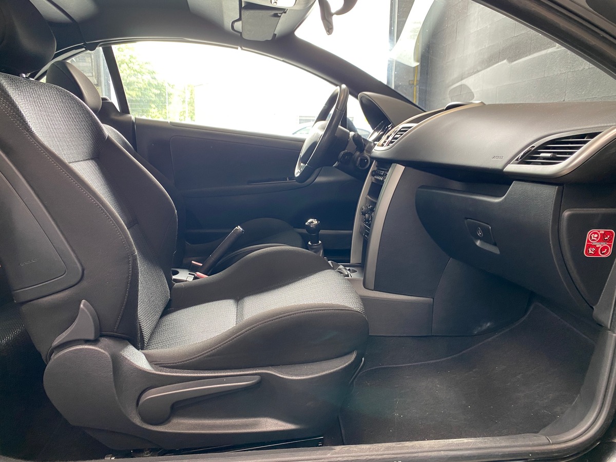Peugeot 207 CC 1.6 VTi 120 Sport
