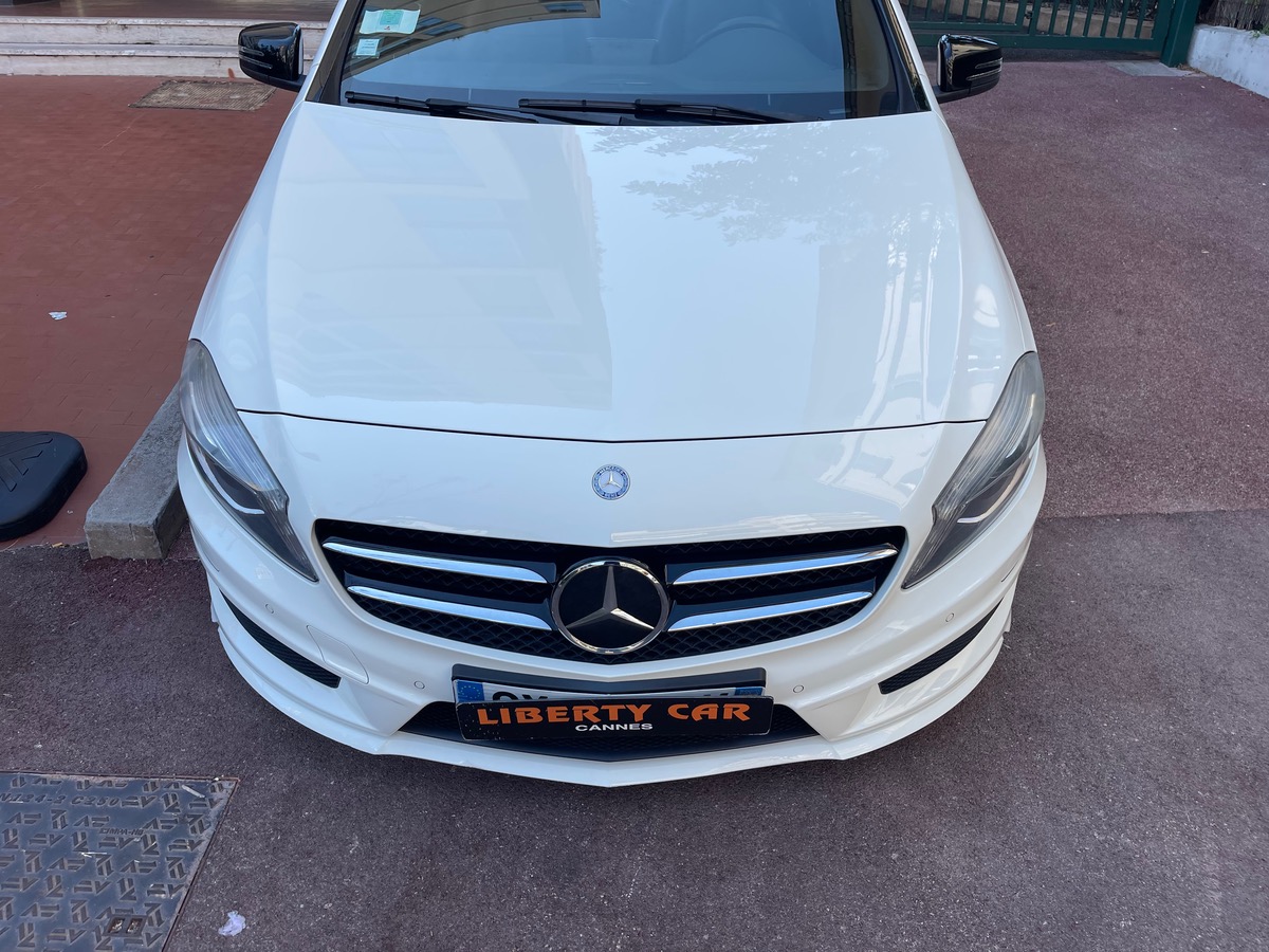 Mercedes Benz Classe A 200 CDI 136CV Pack AMG / Fascination / Toit Ouvrant / Full Options