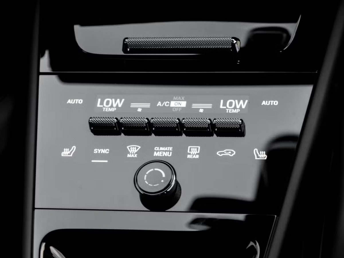 Porsche Cayenne Coupé E-Hybrid 2024 470ch Craie