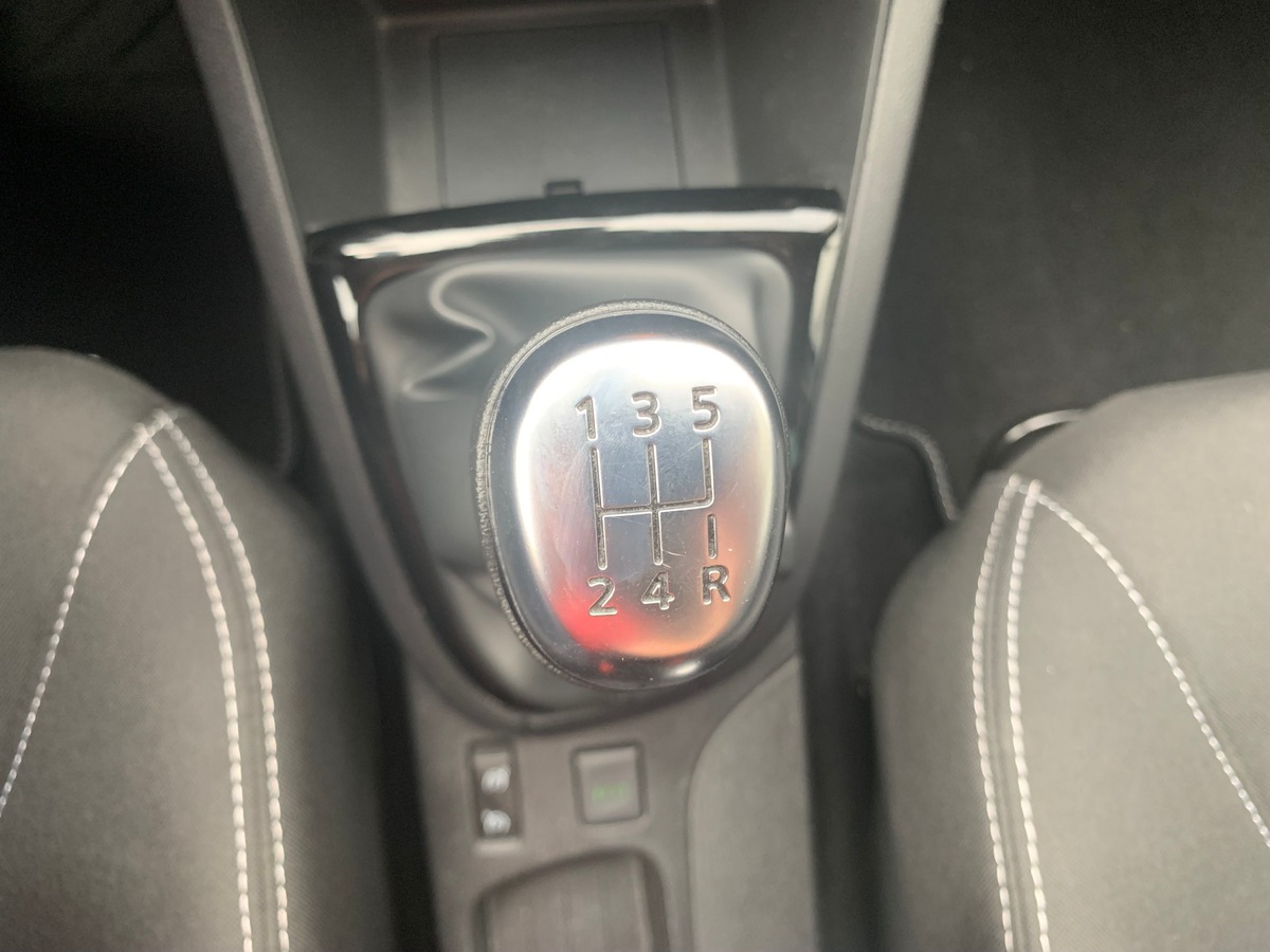 RENAULT Clio IV 90 ch | Limited | Régulateur vitesse | Climatisation | Radar stationnement arriére