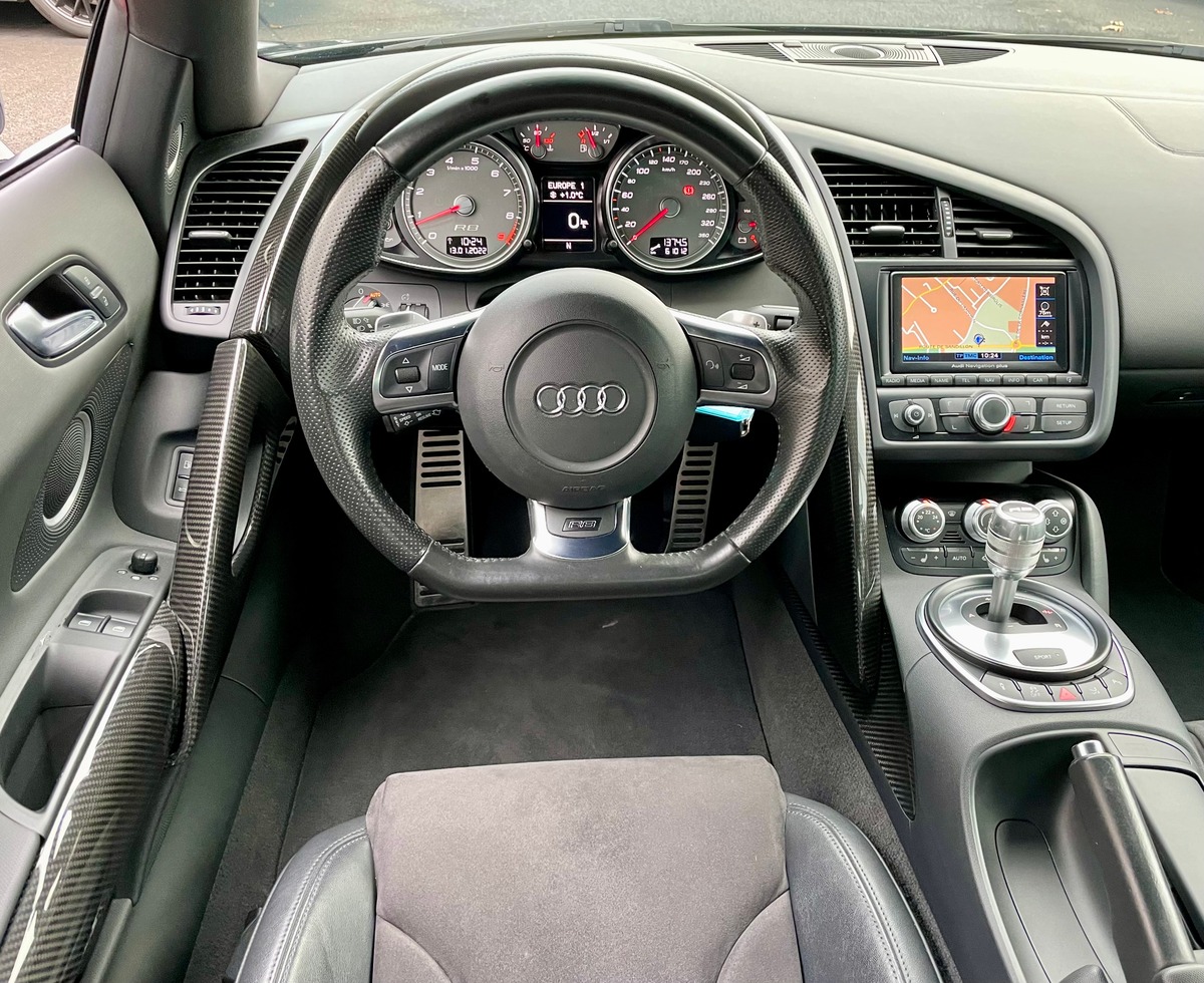 Audi R8 V8 4.2 430 Quattro R-Tronic 6 Carbon f