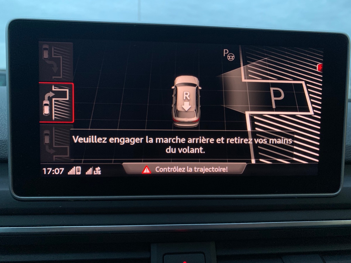 Audi A4 Avant 150 ch | Caméra 360° | Virtual cockpit |  Attelage amovible | Sièges chauffants
