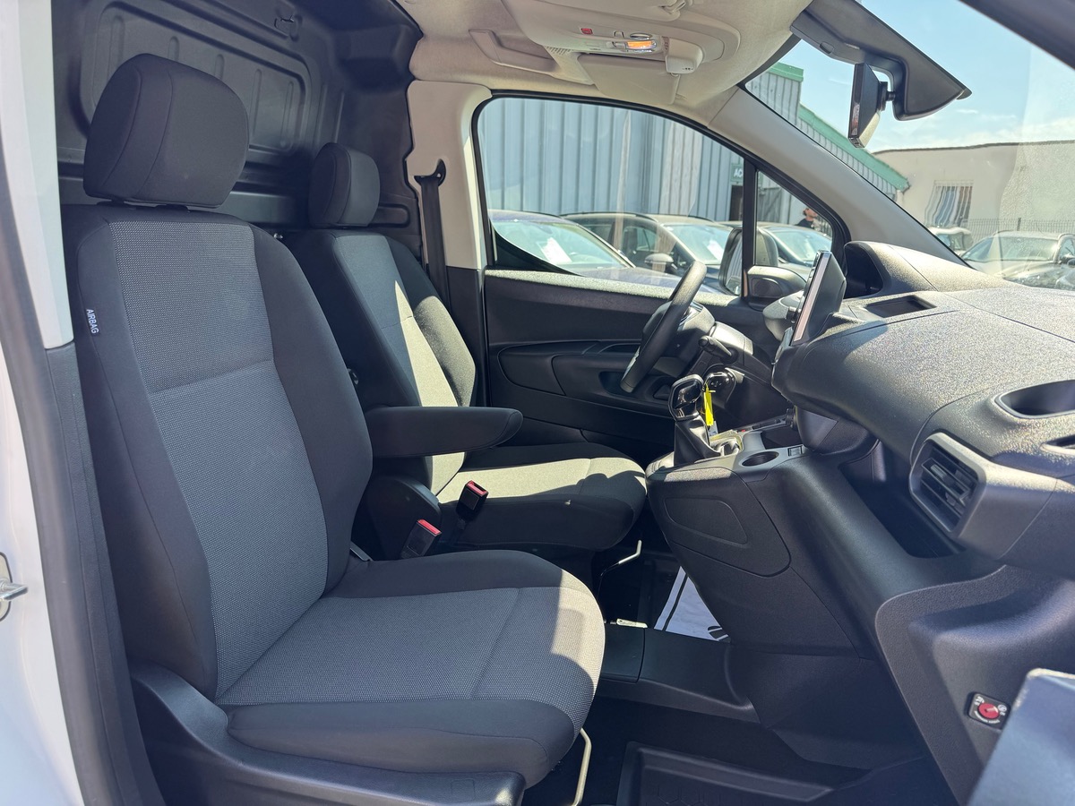Peugeot Partner L3 LONG 1.5 BHDI 100CH PREMIUM PACK + ATTELAGE / 2 PLACES