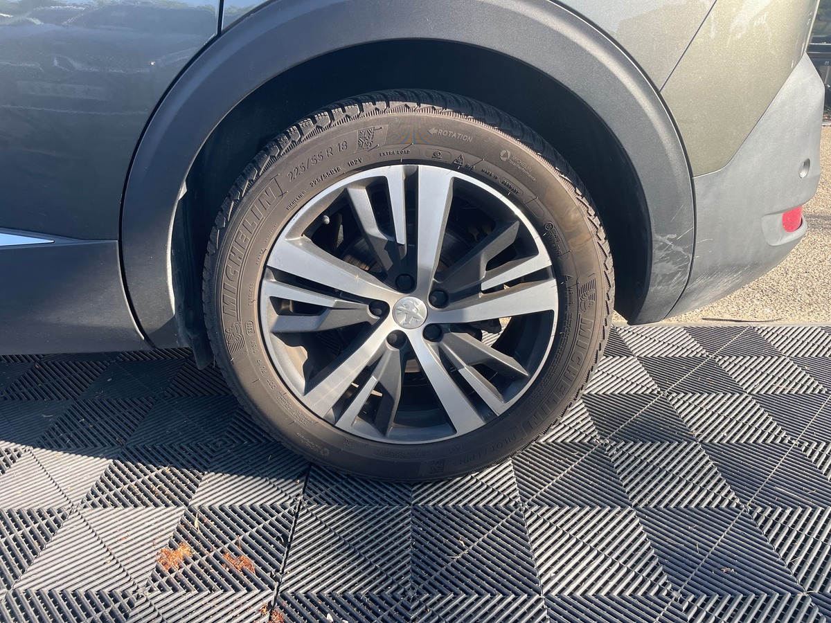 Peugeot 5008 1.5 BlueHDi EAT8 130 cv Boîte auto CARPLAY - 7 PLACES - CLIM AUTO - CAMERA DE RECUL