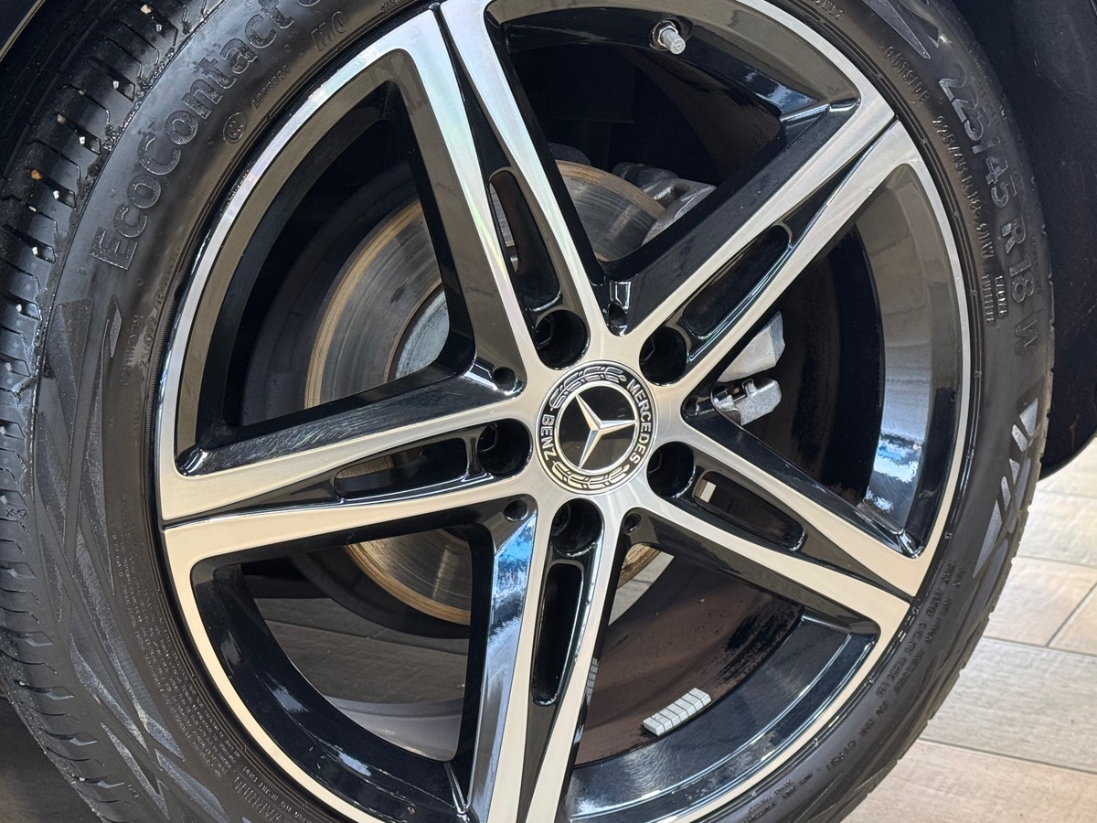 Mercedes-Benz Classe A 200 PROGRESSIVE LINE 163CV 7G-DCT 1ERE MAIN c