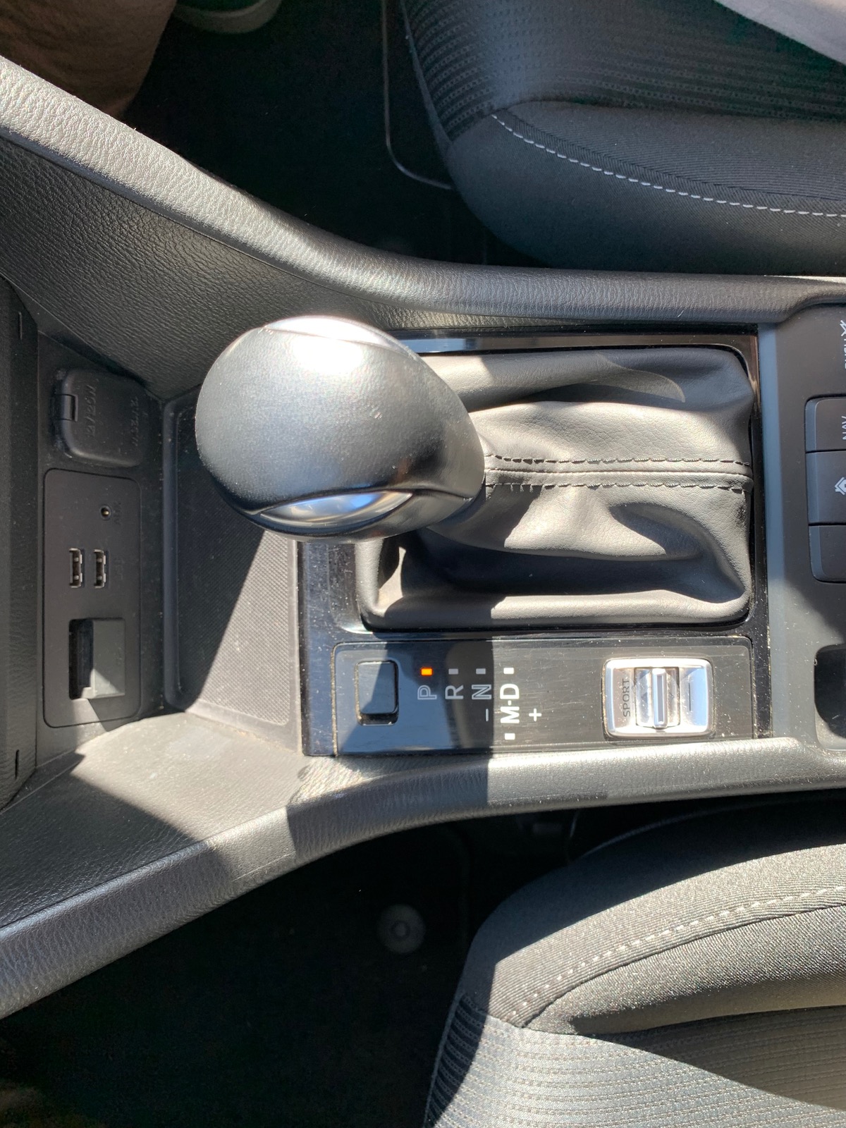 Mazda CX-3 2.0 SKYACTIV-G | 121 ch | Dynamique | Boîte automatique | Radar de stationnement arriére