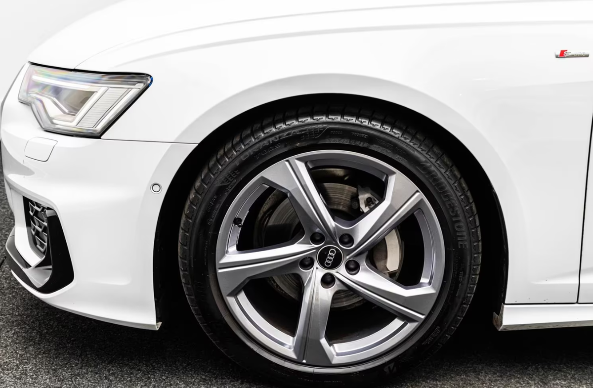 Audi A6 Avant 40 TDI 204ch S line S tronic 7/Caméra/LED/VO Allemand/Malus 5500e