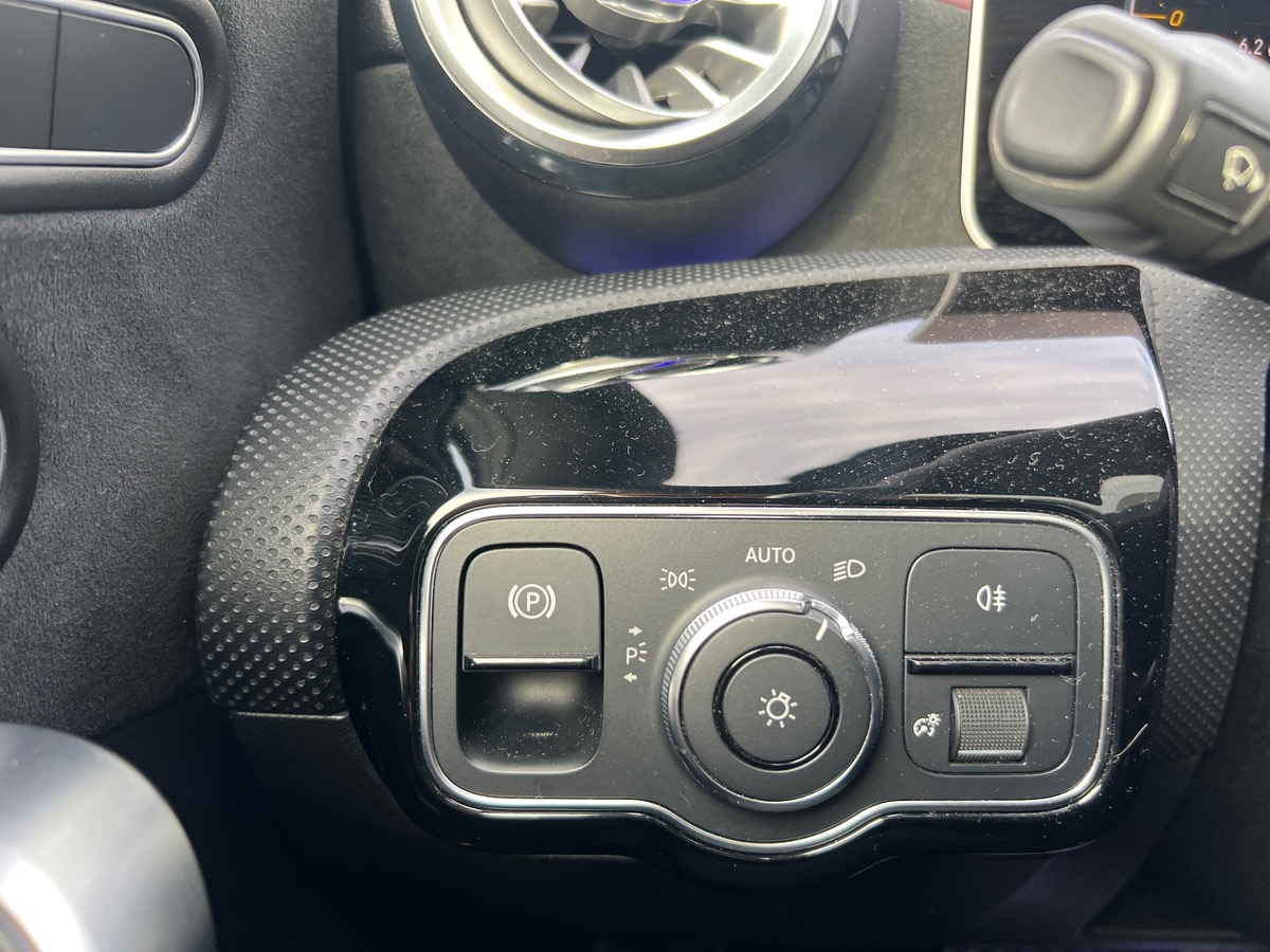 Mercedes-Benz Classe A 200d AMG LINE 150cv, SUIVI COMPLET, TOIT OUVRANT, CARPLAY, LED, MULTIBEAM