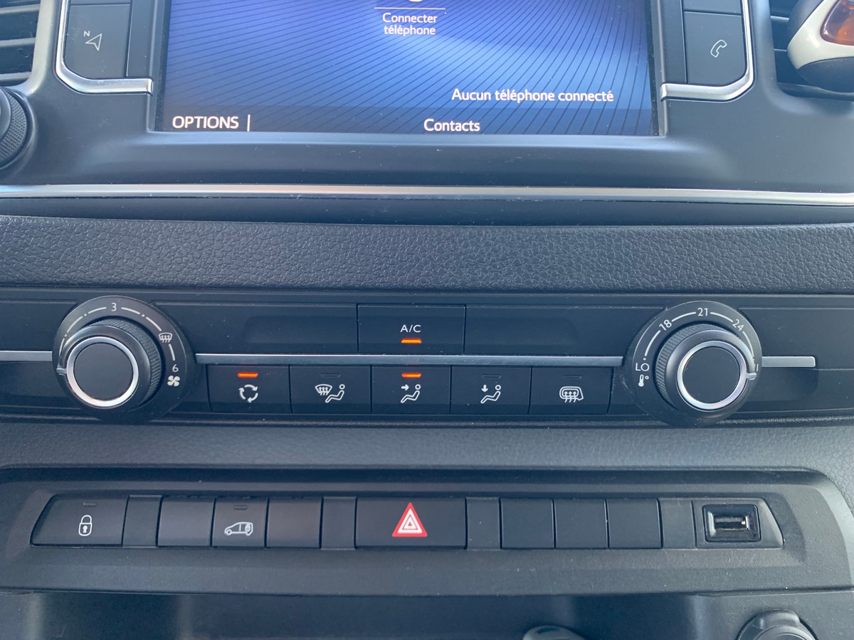 Toyota ProAce 120 chevaux | 3 Places | Medium | Apple car play | GPS | Régulateur de vitesse | Radar