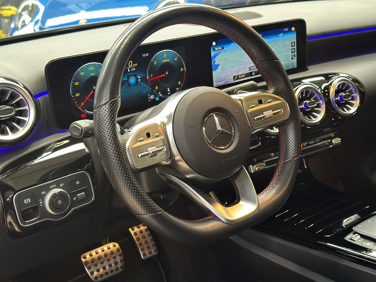 Mercedes-Benz Classe A 200 D AMG LINE - TOIT OUVRANT / GARANTIE MERCEDES 24 MOIS