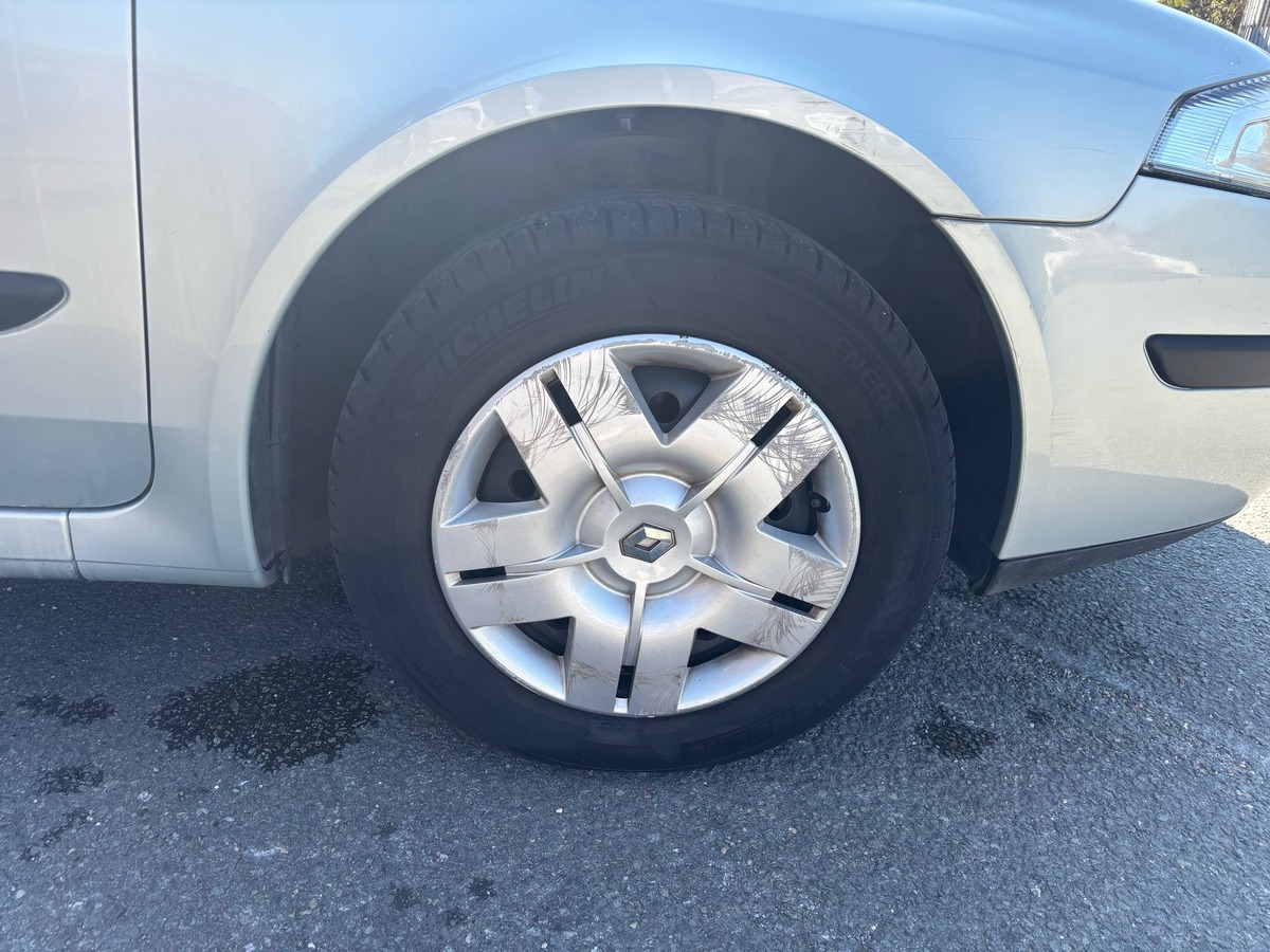 RENAULT Laguna II 1.6 107 - Finition Authentique - Garantie - Distribution neuve - Attelage