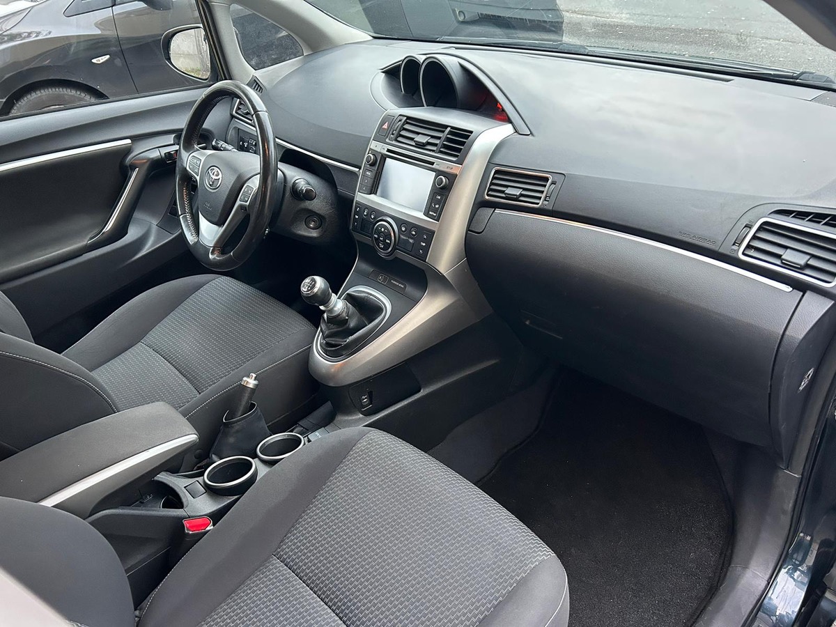 Toyota Verso 112 D-4D 7 place 1er mains