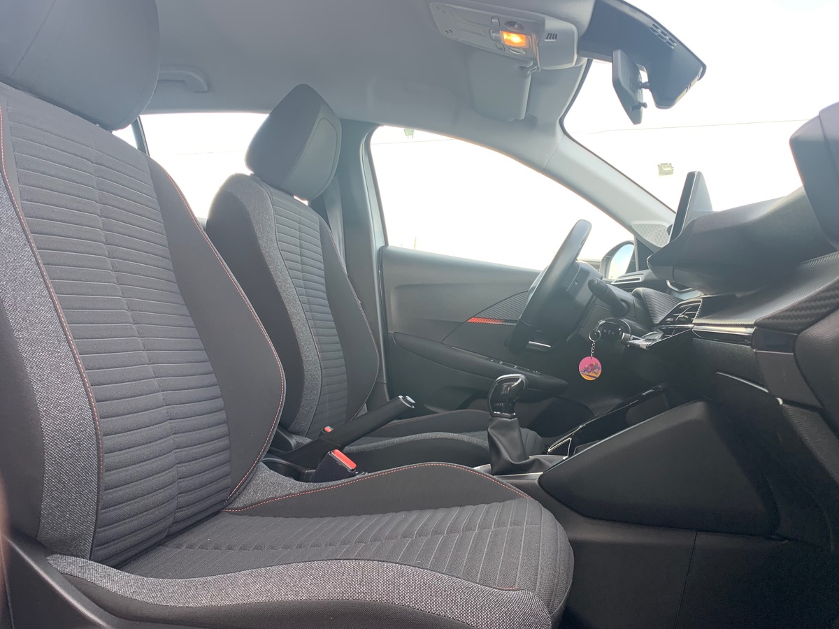 Peugeot 208 75 ch | Active pack | GPS | Mirror Link | Radar de stationnement arriére
