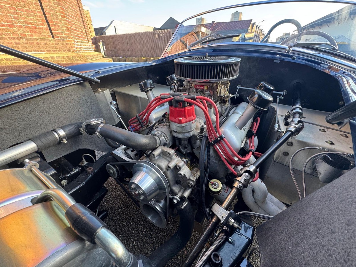 AC Cobra 289 FIA 6.4/390 Edelbrock 450cv - Restauré