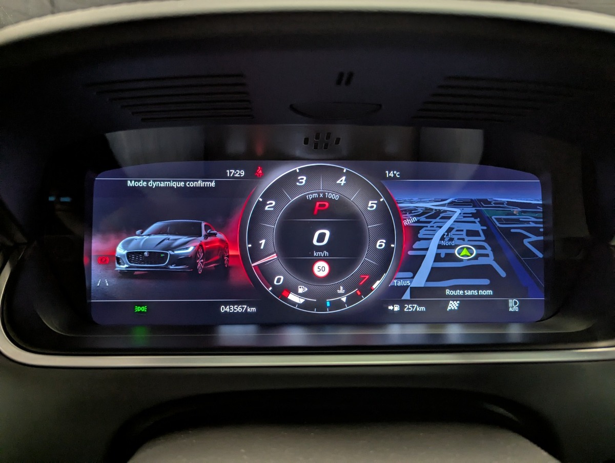 Jaguar F-TYPE R V8 5L 575 ch BVA8 AWD PAS DE MALUS