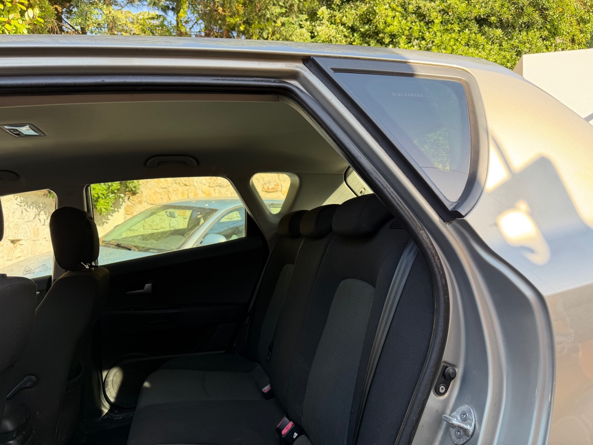Kia Ceed 1.6 i 125 CV / 1er Main / Embrayage Neuf / Moteur à Chaine / Clim /5 Portes