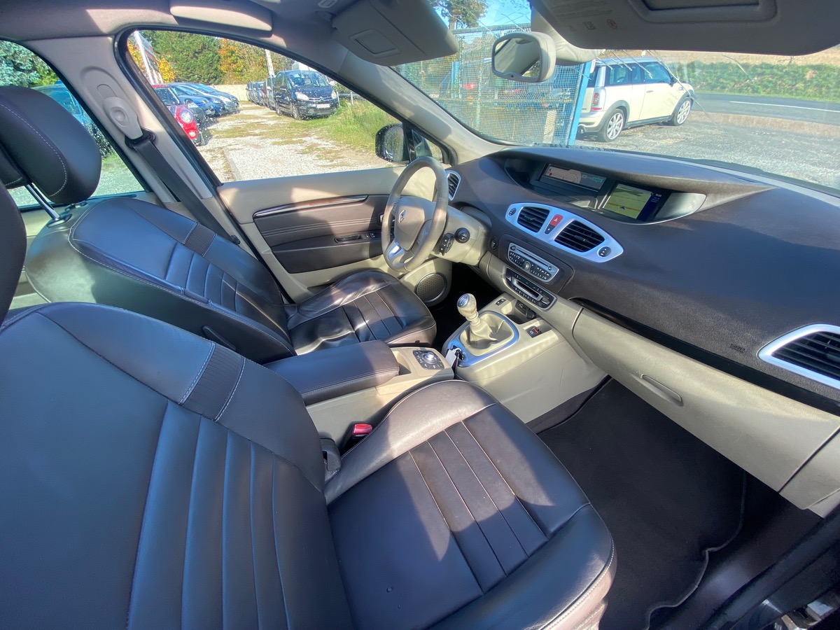 RENAULT Scenic III 1.9 dci 130cv 1ère main