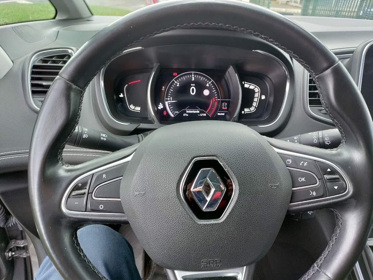 RENAULT Grand Scenic IV 1.7 Blue dCi 150 Business Intens 7 PLACES