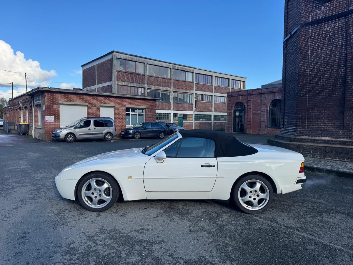 Porsche 944 TURBO CABRIOLET 2.5 250