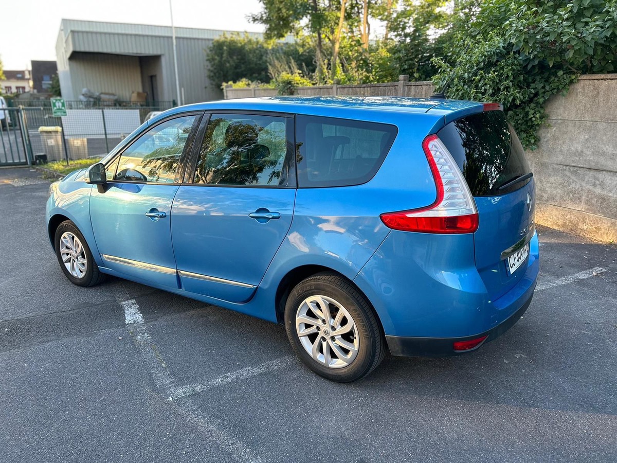 RENAULT Grand Scenic 1.6 DCI 130 CV dynamiques 4XCBLeus