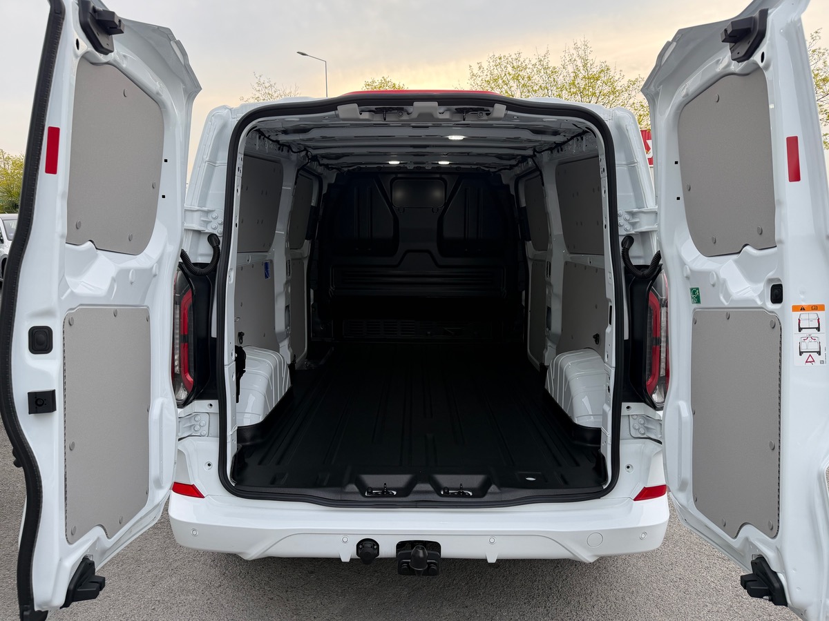 Ford TRANSIT CUSTOM 320 L2H1 2.0 TDCI 170CH BVA8 SPORT / TVA RÉCUPÉRABLE