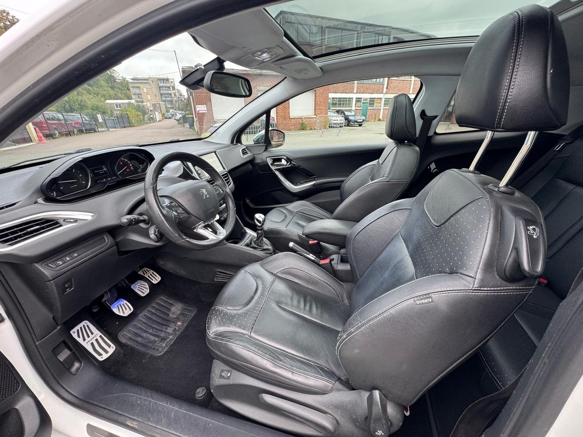 Peugeot 208 1.6 e-HDi 115cv Allure - Garantie