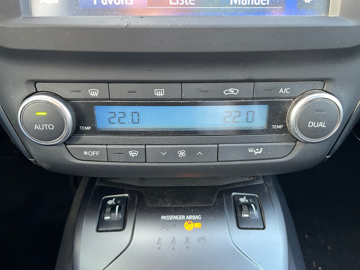 Toyota Avensis SW 2.0 D-4D 143ch, EXECUTIVE, ATTELAGE, RADAR, SIEGES CHAUFFANT, TOIT PANORAMIQUE