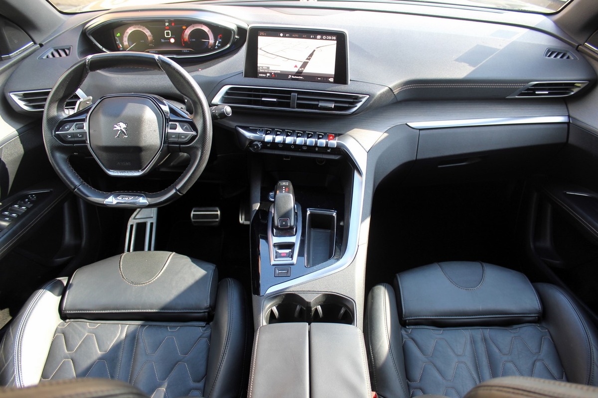 Peugeot 3008 II 2.0 BLUEHDI 180 ch GT EAT6 + CARPLAY + CUIR